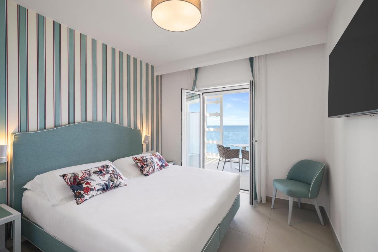 Seaside Hotel Capo dʼOrlando Buitenkant foto