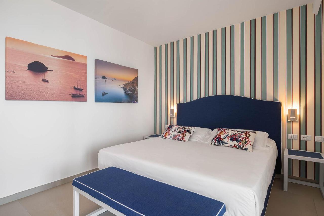 Seaside Hotel Capo dʼOrlando Buitenkant foto