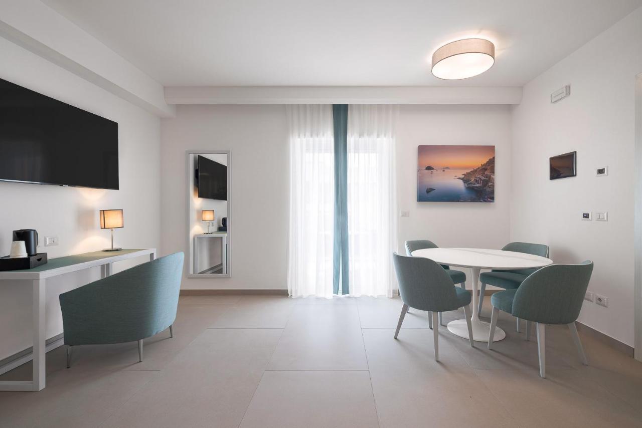 Seaside Hotel Capo dʼOrlando Buitenkant foto