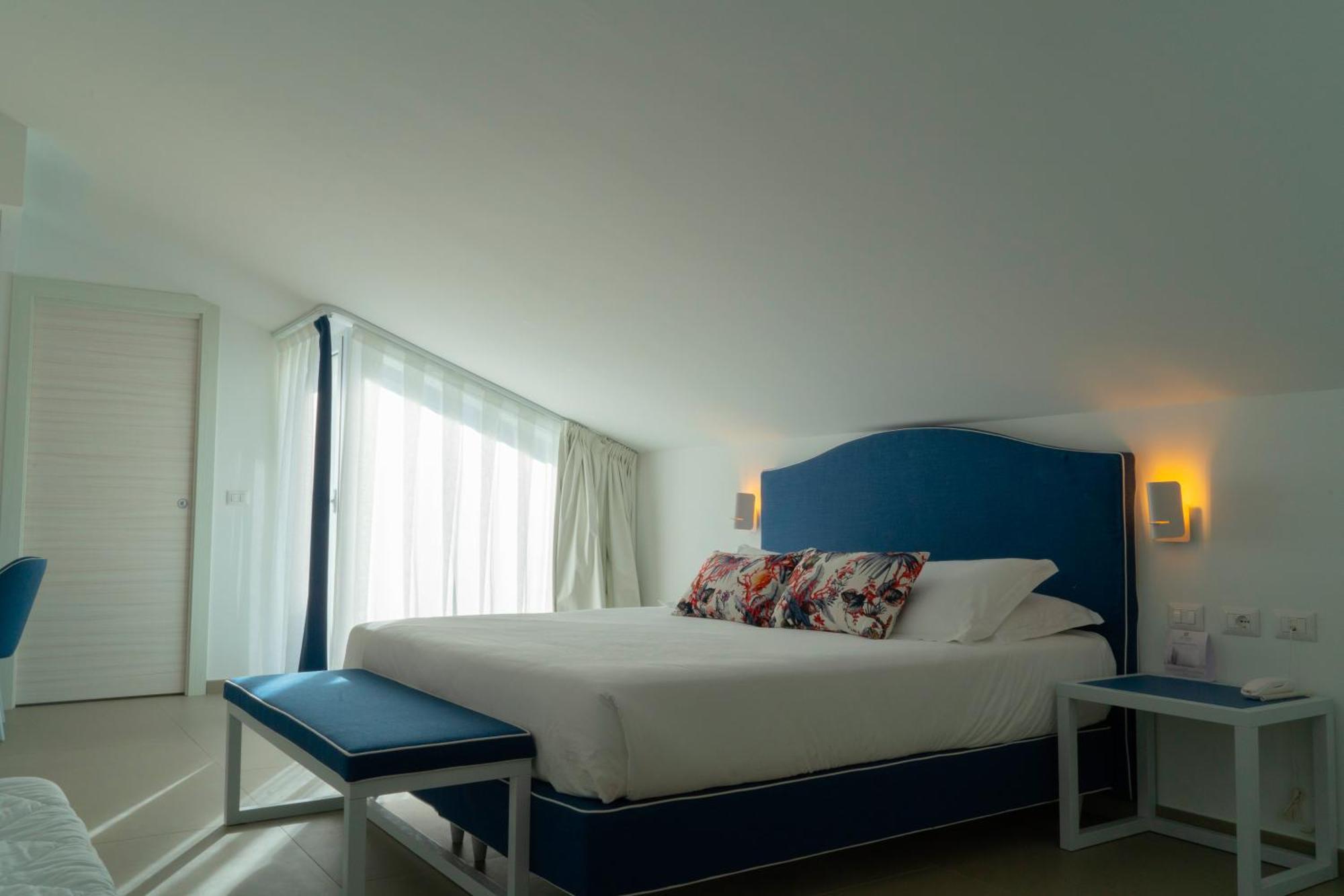 Seaside Hotel Capo dʼOrlando Buitenkant foto