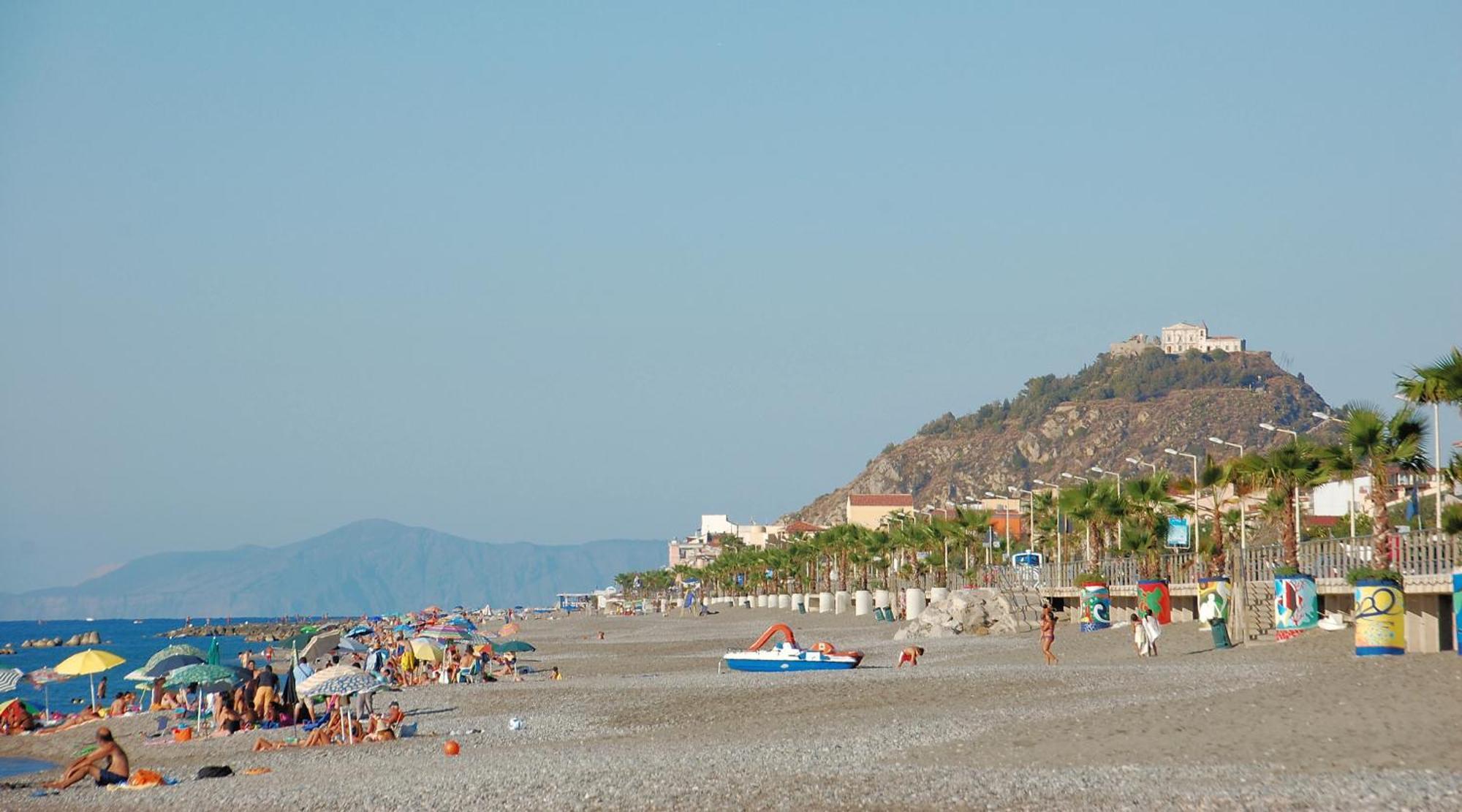 Seaside Hotel Capo dʼOrlando Buitenkant foto